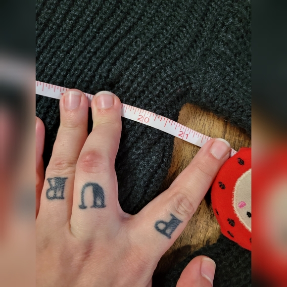 FREE W BUNDLE Another Story sweater - Picture 6 of 9